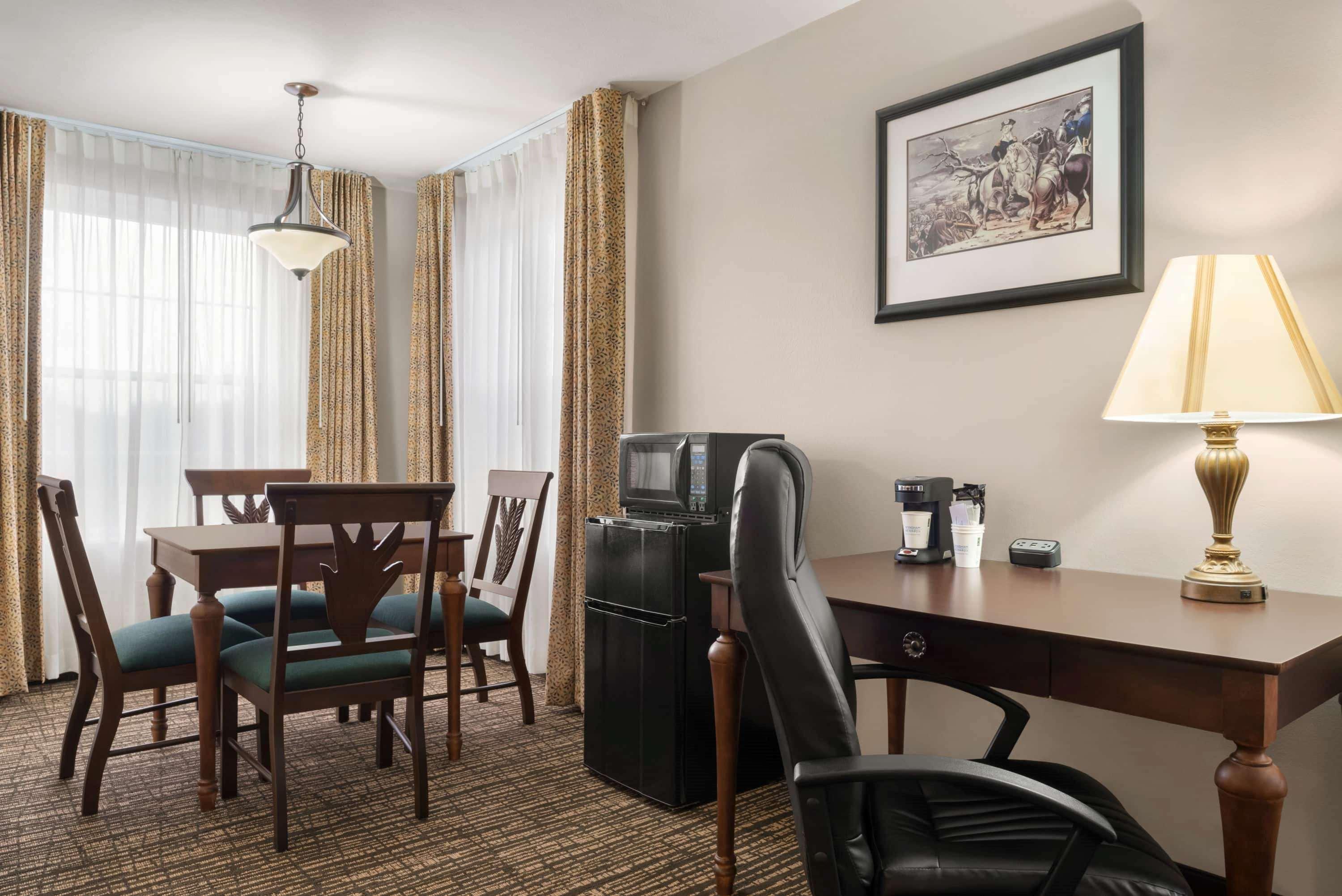 Baymont By Wyndham Washington Hotel Exterior photo